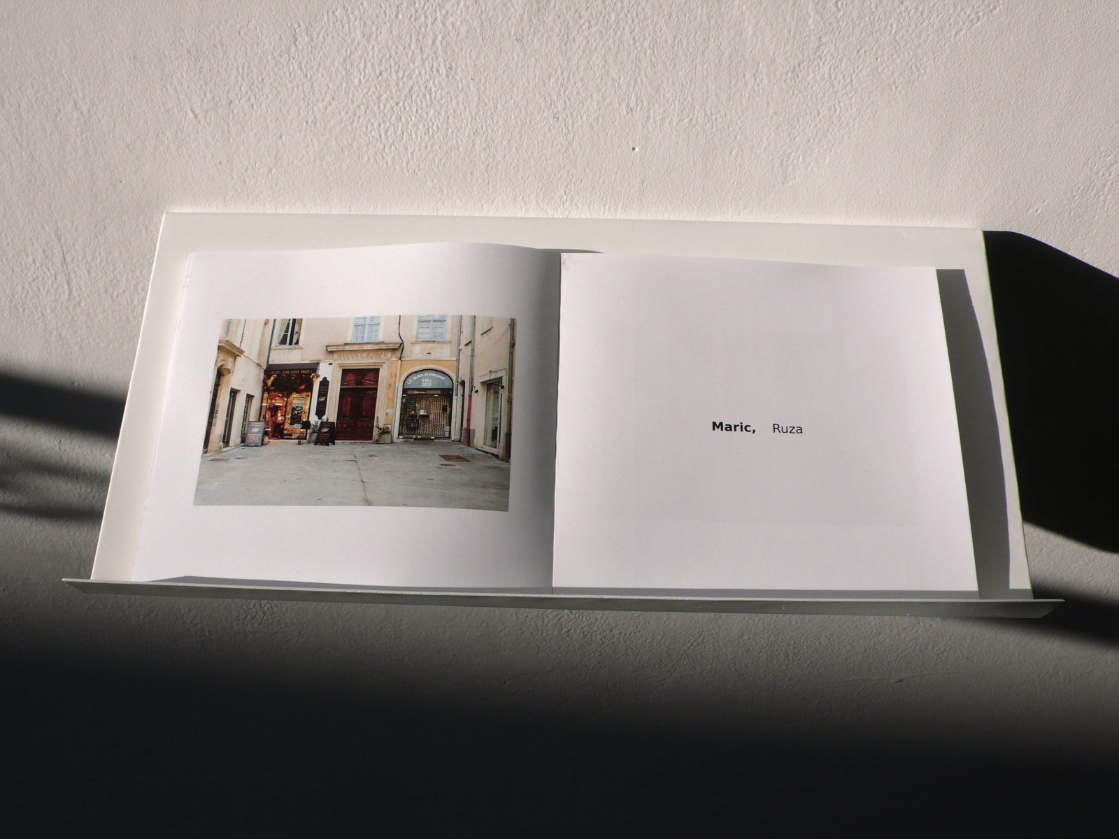 LA COLLECTION expo read into my black holes 09