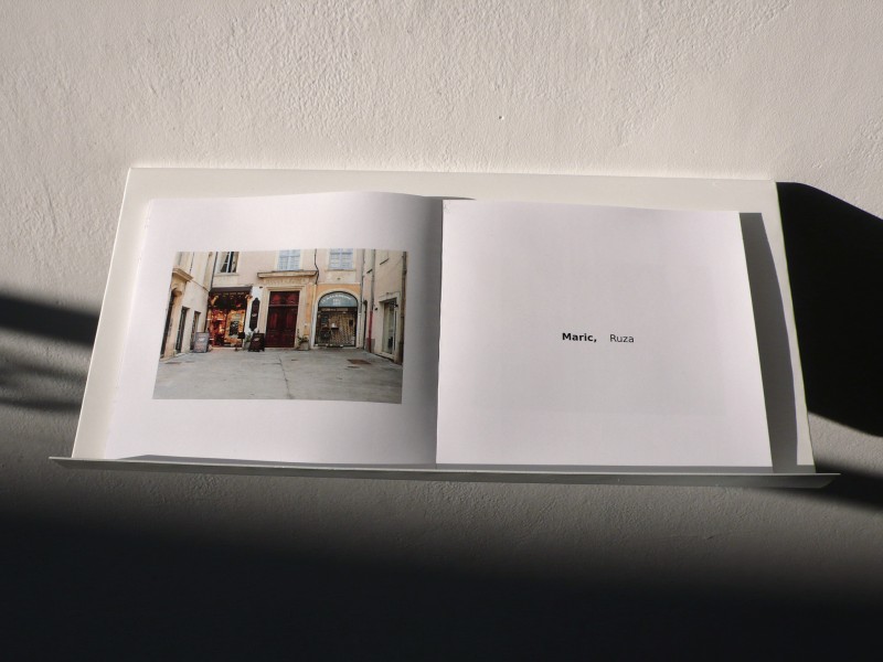LA COLLECTION expo read into my black holes 09